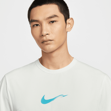 NIKE HYVERSE MEN'S DRI-FIT UV SHORT-SLEEVE TOP