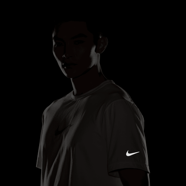 NIKE HYVERSE MEN'S DRI-FIT UV SHORT-SLEEVE TOP