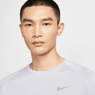 NIKE STRIDE MEN'S DRI-FIT ADV SHORT-SLEEVE RUNNING TOP