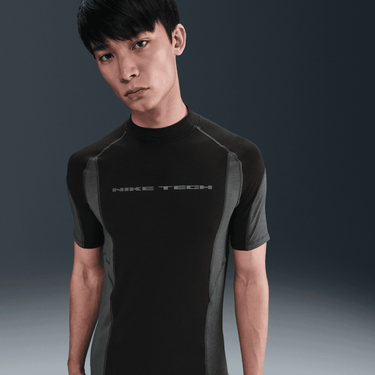 NIKE TECH MEN'S SHORT-SLEEVE TOP
