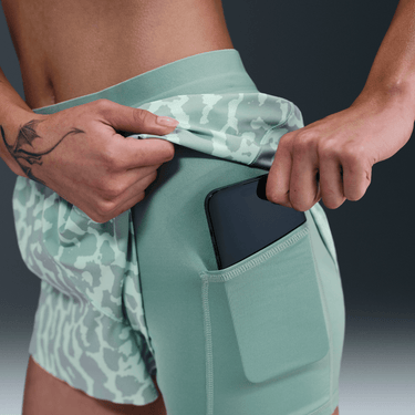 NIKE SWIFT WOMEN'S DRI-FIT MID-RISE 2-IN-1 PRINTED RUNNING SHORTS
