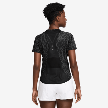 NIKE SWIFT WOMEN'S DRI-FIT SHORT-SLEEVE RUNNING TOP