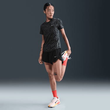 NIKE SWIFT WOMEN'S DRI-FIT SHORT-SLEEVE RUNNING TOP