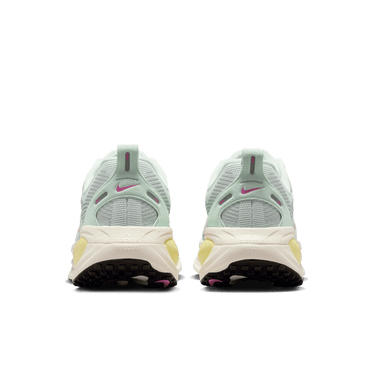 NIKE VOMERO 18 WOMEN'S ROAD RUNNING SHOES