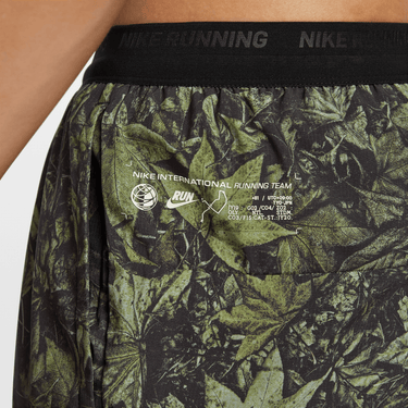 NIKE STRIDE MEN'S DRI-FIT 7" BRIEF-LINED PRINTED RUNNING SHORTS