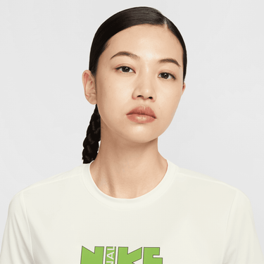 NIKE SWIFT WOMEN'S DRI-FIT SHORT-SLEEVE RUNNING TOP
