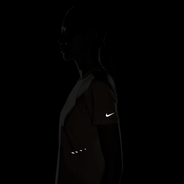 NIKE SWIFT WOMEN'S DRI-FIT SHORT-SLEEVE RUNNING TOP