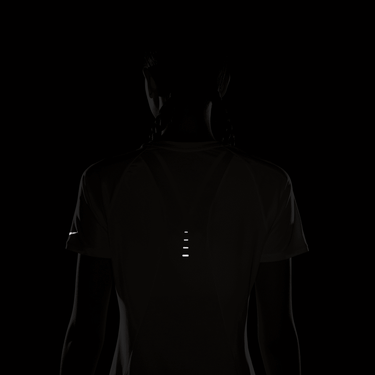 NIKE SWIFT WOMEN'S DRI-FIT SHORT-SLEEVE RUNNING TOP