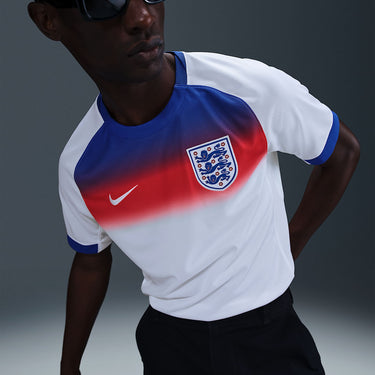 NIKE ENGLAND 2025 STADIUM HOME (WOMEN'S TEAM) MEN'S DRI-FIT FOOTBALL REPLICA SHIRT