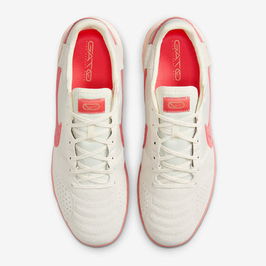 NIKE STREETGATO LOW-TOP FOOTBALL SHOES