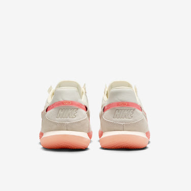 NIKE STREETGATO LOW-TOP FOOTBALL SHOES