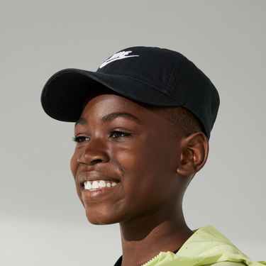 NIKE CLUB KIDS' UNSTRUCTURED FUTURA WASH CAP
