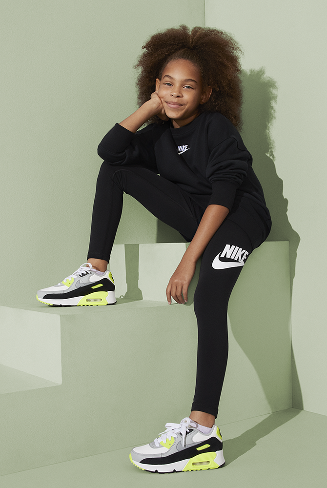 NIKE SPORTSWEAR ESSENTIAL BIG KIDS GIRLS MID RISE LEGGINGS BLACK WHITE Park Outlet Ph