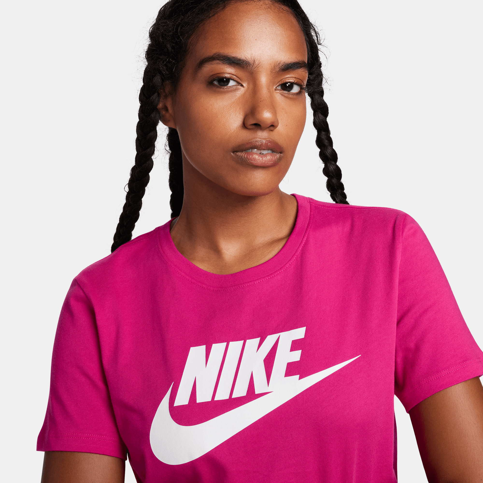 NIKE SPORTSWEAR ESSENTIALS WOMEN'S LOGO T-SHIRT FIREBERRY/WHITE – Park ...