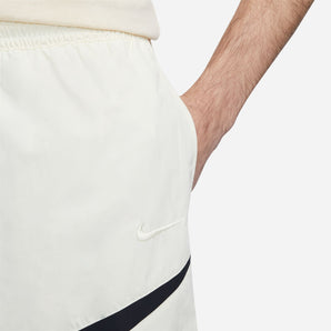 ﻿NIKE SWOOSH ﻿MEN'S WOVEN SHORTS