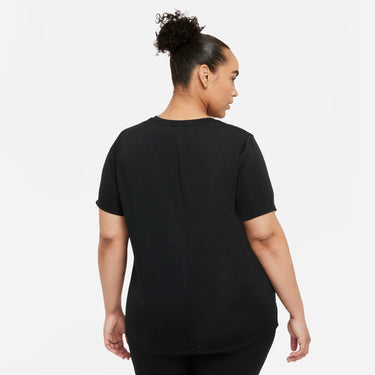 NIKE DRI-FIT ONE WOMENS STANDARD FIT LONG-SLEEVE TOP (PLUS SIZE)