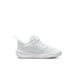 NIKE OMNI MULTI-COURT LITTLE KIDS SHOES