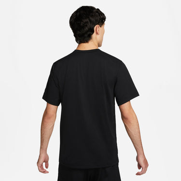 NIKE DRI-FIT  UV  HYVERSE MENS SHORT-SLEEVE FITNESS TOP