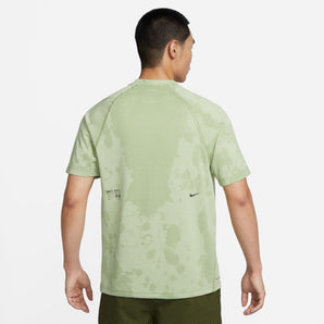 NIKE DRI-FIT ADV A.P.S. MENS ENGINEERED SHORT-SLEEVE FITNESS TOP