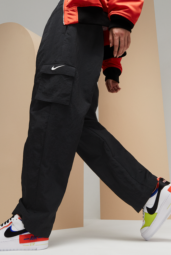 Nike Sportswear Women's Woven Cargo Pants.